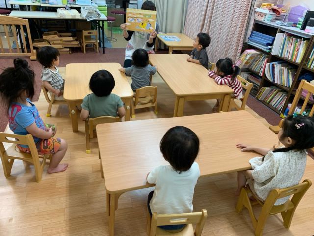 今日は、避難訓練をしました。手で頭を守ったり机の下に入ったり。先生の話をしっかり聞き行動することができました！

#兵庫県 #垂水区 #小規模保育園 #避難訓練