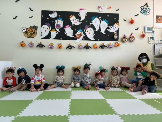 Happy Halloween🎃

カチューシャをつけたり子ども達が作ったハロウィンカバンの中にお菓子が入ってることに気づき嬉しそうでした🥰

#神戸市 #垂水区 #小規模保育園 #イベント #ハロウィン