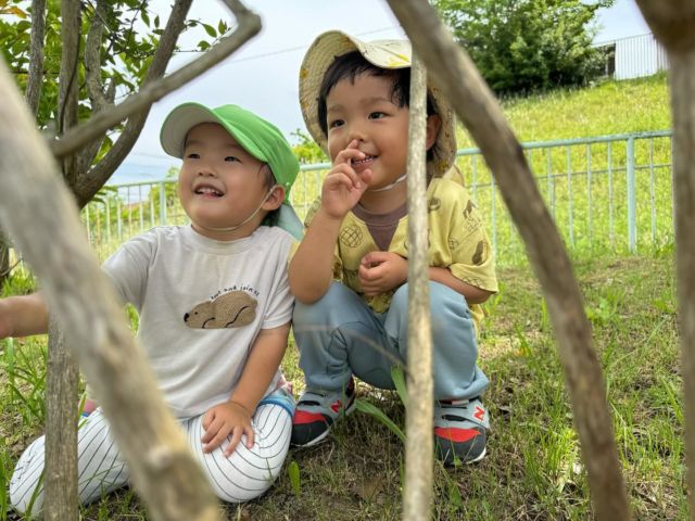 大好き！外遊び！
天気がいい日は、毎日違う公園にお出かけ♪
どこの公園に行っても楽しそうな子ども達♡
お友達や先生と楽しく毎日遊んでいます☺️

#神戸市 #垂水区 #小規模保育園 #戸外遊び