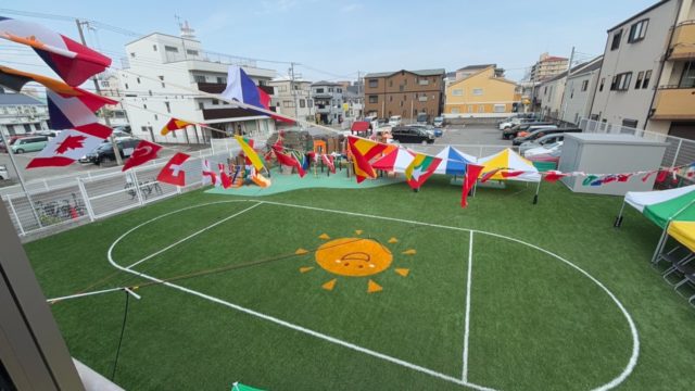 6/28人工芝完成記念運動会がありました。
梅雨明け宣言があり、雨☔の心配はなく、無事運動会を開催することができました。
暑さも心配でしたが、園庭には暑さ対策のミストやテントを多めに出し、暑さもしのげたように思います。
子どもたちはたくさん練習した姿をおうちの人に見てもらえることを楽しみにしていたので本番はとっても嬉しそうな顔を見ることができ、先生たちもとっても嬉しかったです❣

子どもたちによく頑張りました！のメダルを無事に渡すことができてよかったです💕

#西宮市#上甲子園#こども園#保育園
#運動会#ダンス#パラバルーン#竹馬#ソーラン節